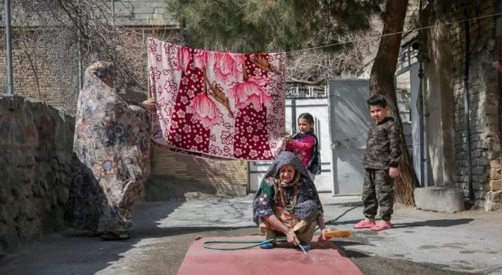 خانه تکانی آیینی کهن برای استقبال از بهار است