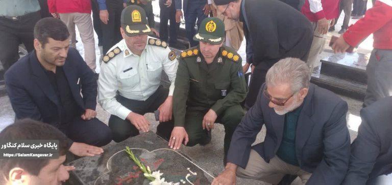 عطرافشانی و غبارروبی گلزار شهدا