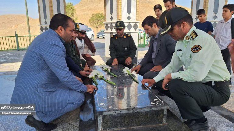 غبارروبی و عطر افشانی گلزار شهدا در کنگاور