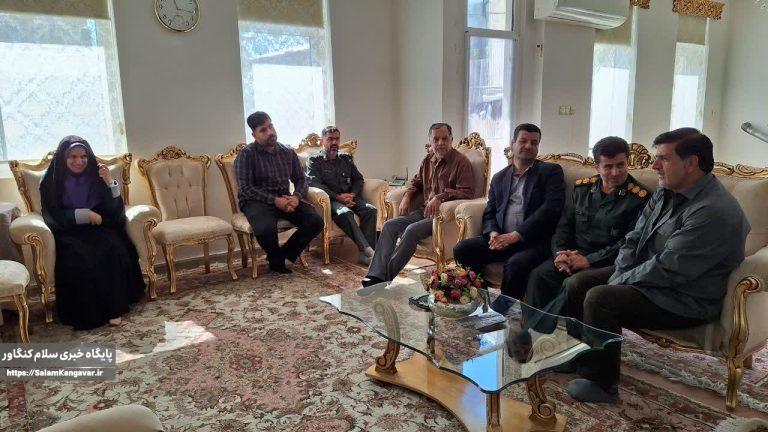 دیدار مسئولان کنگاور با خانواده شهدا